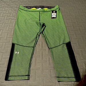 Under Armour Ladies Capri Leggings, NWT’s, Size XL